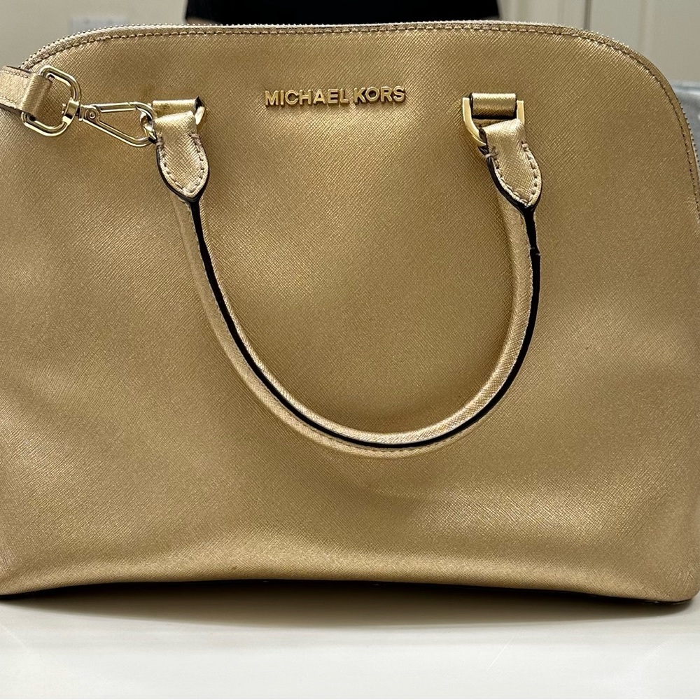 Micheal Kors Cross Body